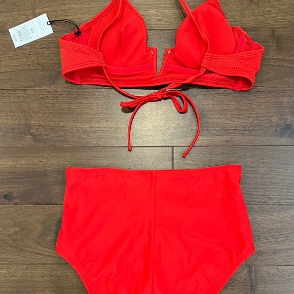 Target underwire bikini top with high waisted bottoms (never worn) - Picture 2 of 4